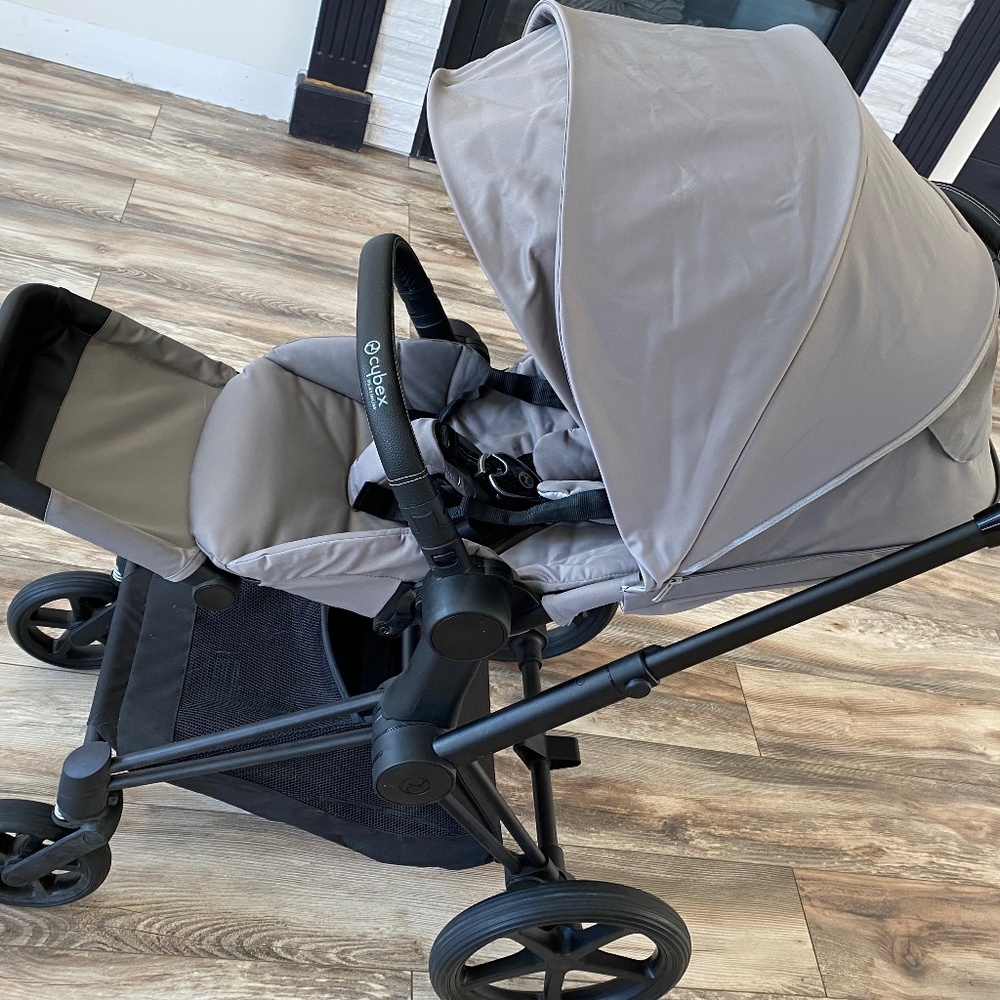 Cybex Priam stroller 2021 in Manhattan gray